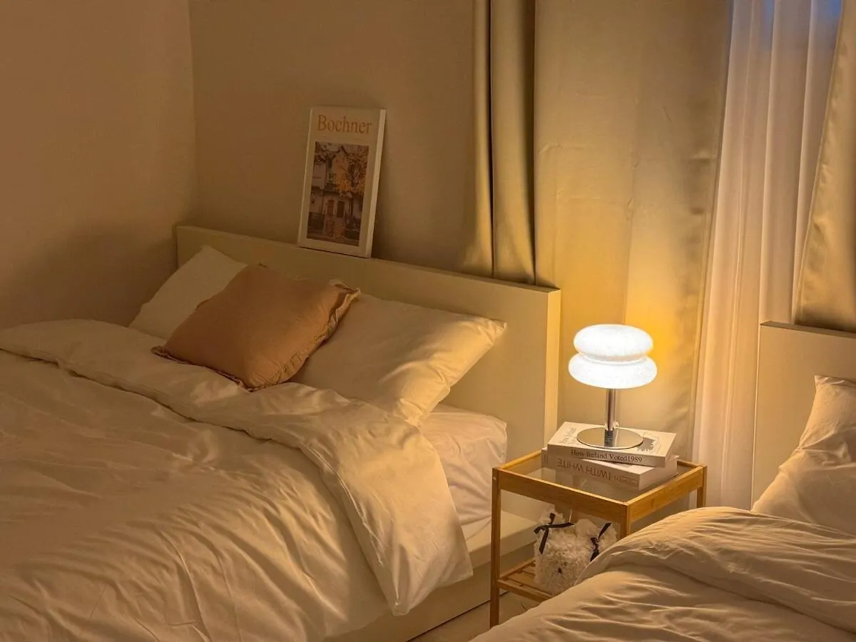 Vila Itaewon Station 10 Minutes,Gyeongnidan-Gil,Itaewon World Food Street,Beam Projector,Netflix Wifi Soul