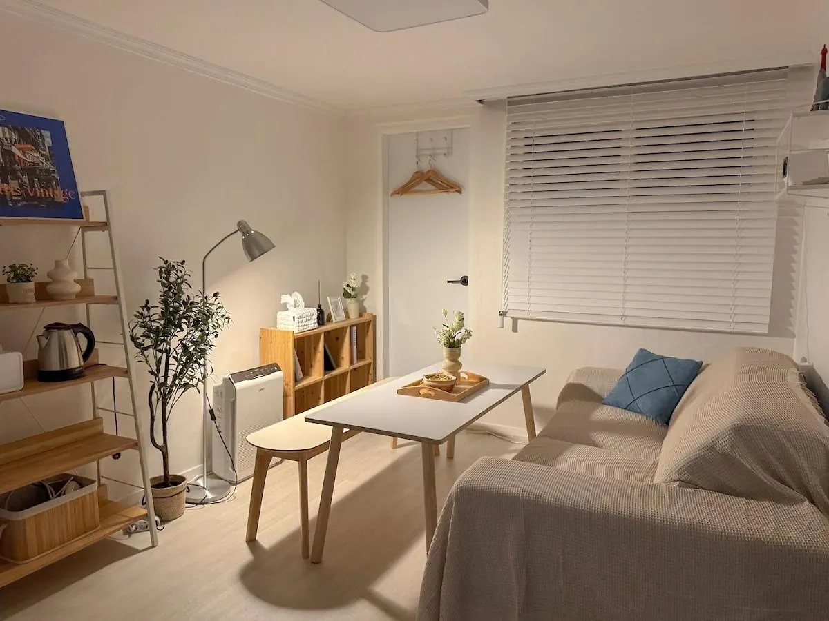 Vila Itaewon Station 10 Minutes,Gyeongnidan-Gil,Itaewon World Food Street,Beam Projector,Netflix Wifi Soul