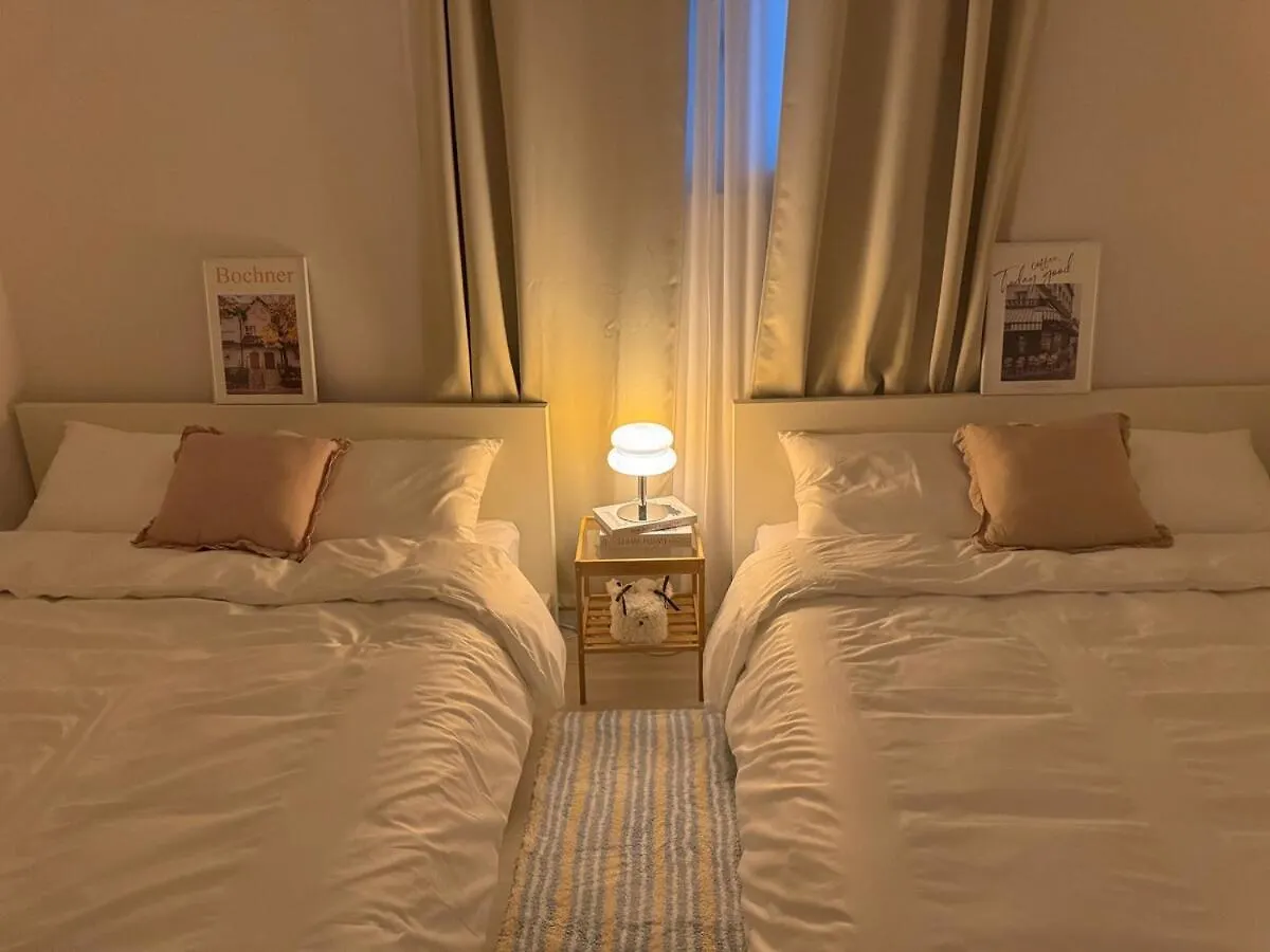 Vila Itaewon Station 10 Minutes,Gyeongnidan-Gil,Itaewon World Food Street,Beam Projector,Netflix Wifi Soul