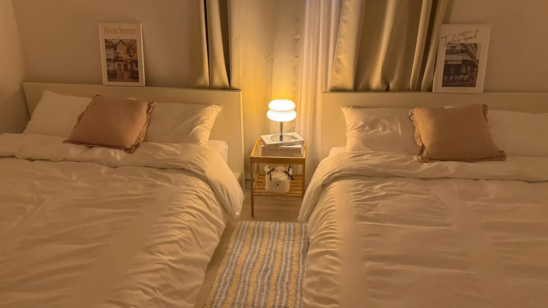 Vila Itaewon Station 10 Minutes,Gyeongnidan-Gil,Itaewon World Food Street,Beam Projector,Netflix Wifi Soul
